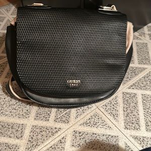 Guess crossbody (SOLD)